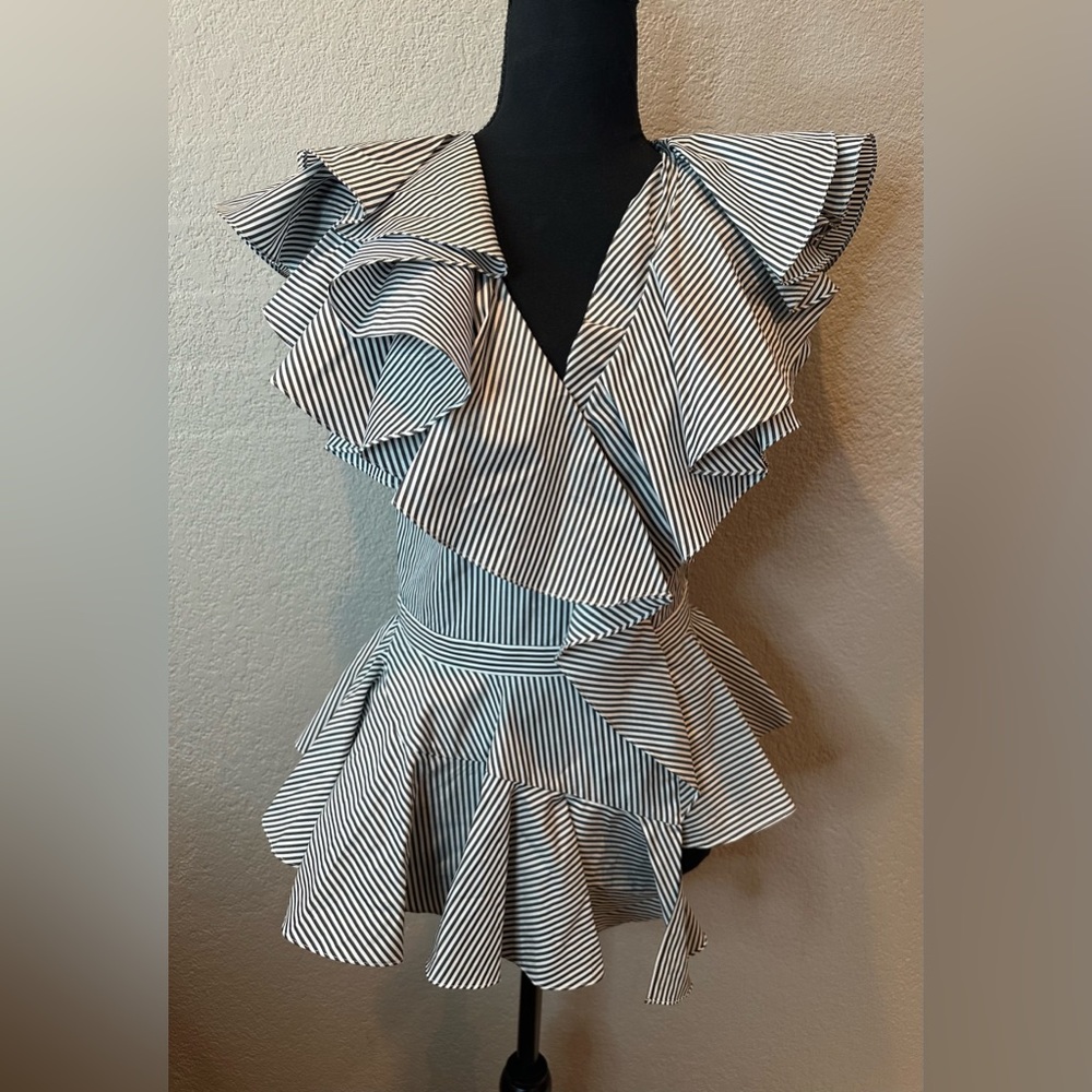 NWT ALEXANDER MCQUEEN small black and white top